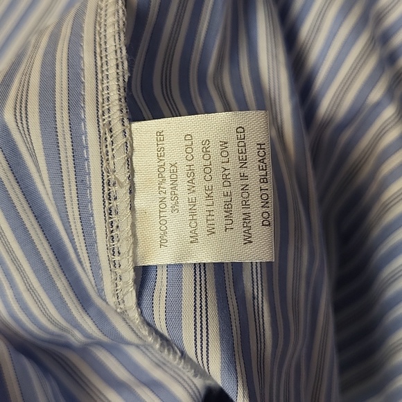 NWT Blue Blossom Button Up Dress Shirt. - Picture 8 of 8